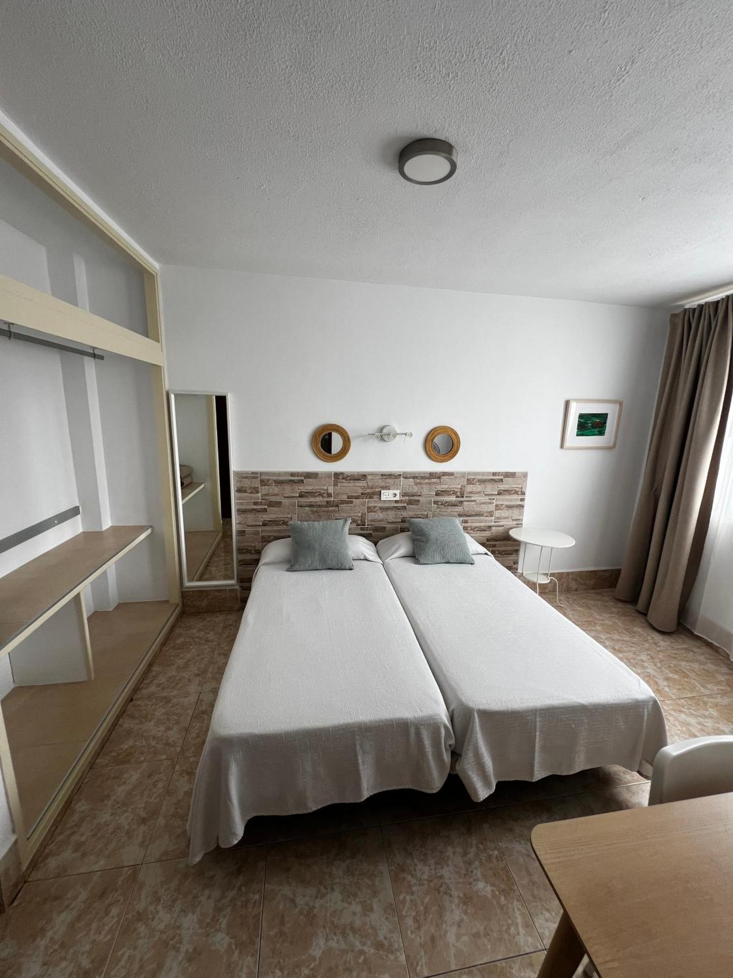 Hostal Residencia Cardona Arrecife Kültér fotó