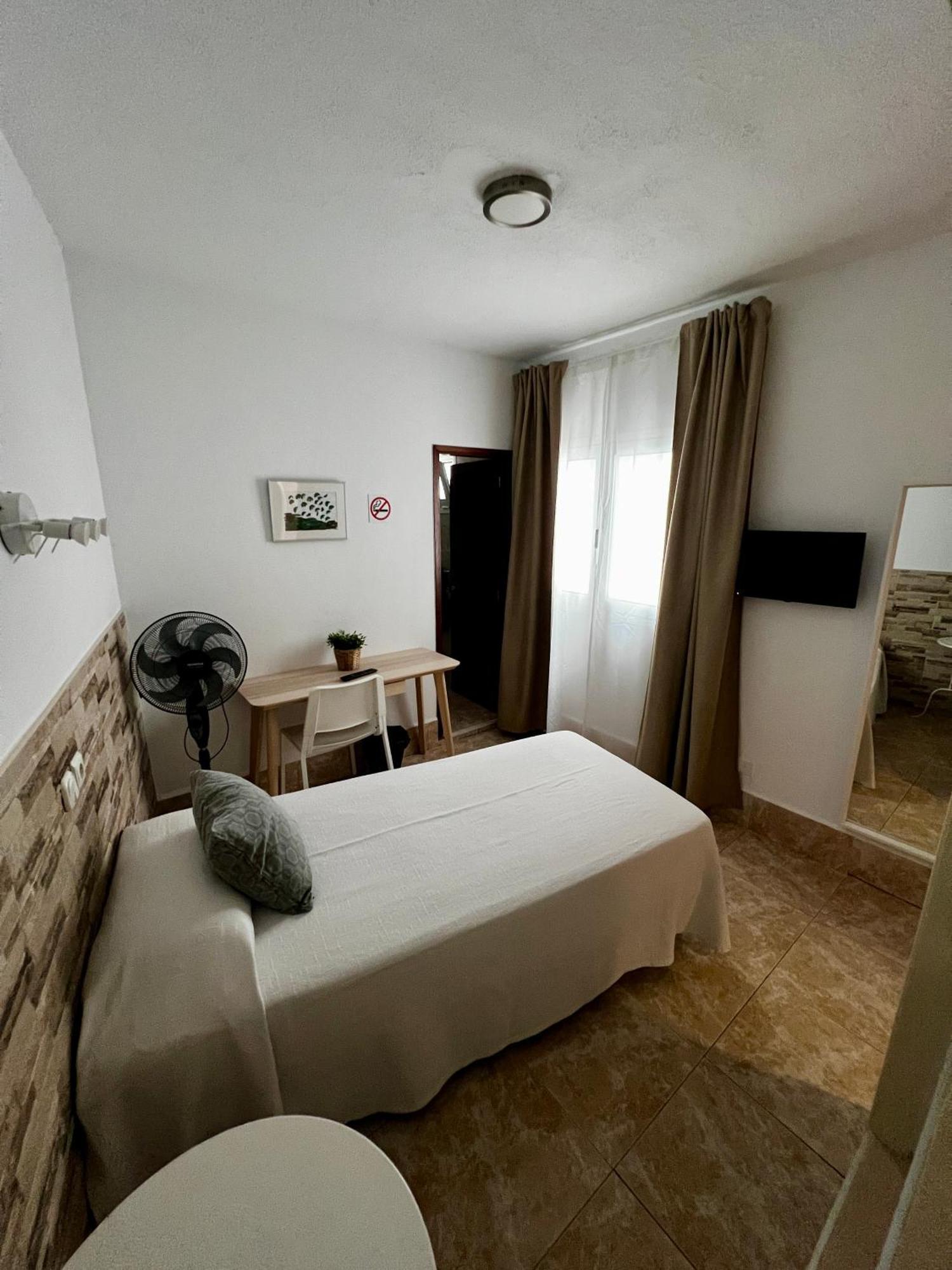 Hostal Residencia Cardona Arrecife Kültér fotó